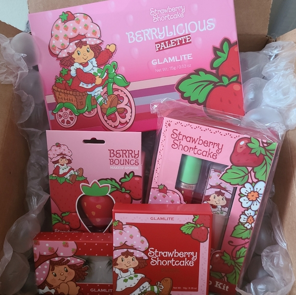 Glamlite Makeup Glamlite X Strawberry Shortcake Makeup Full